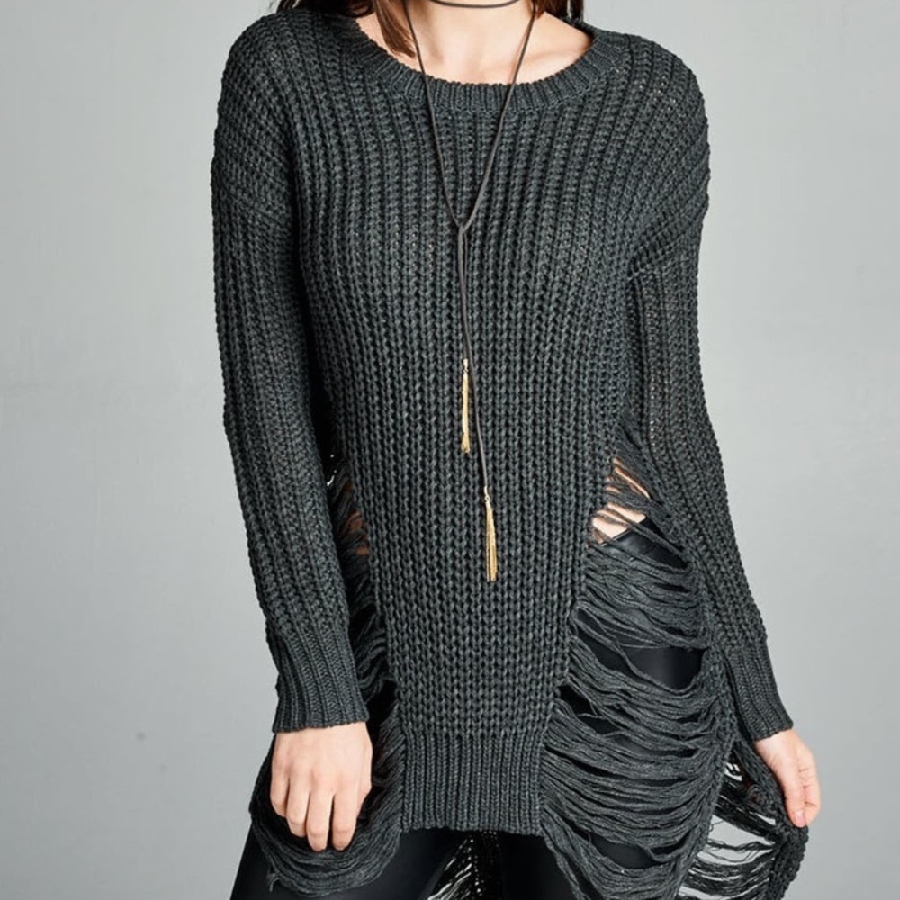 Frayed Round Neck Sweater in charcoal